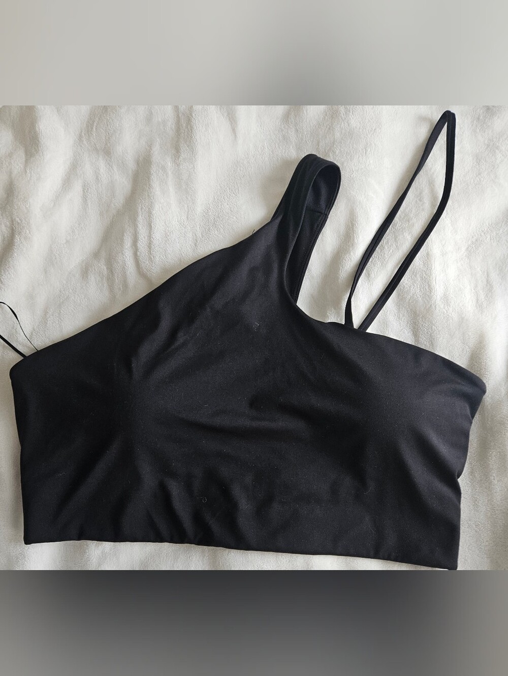 H&M Black One-Shoulder Muscle Tee Crop